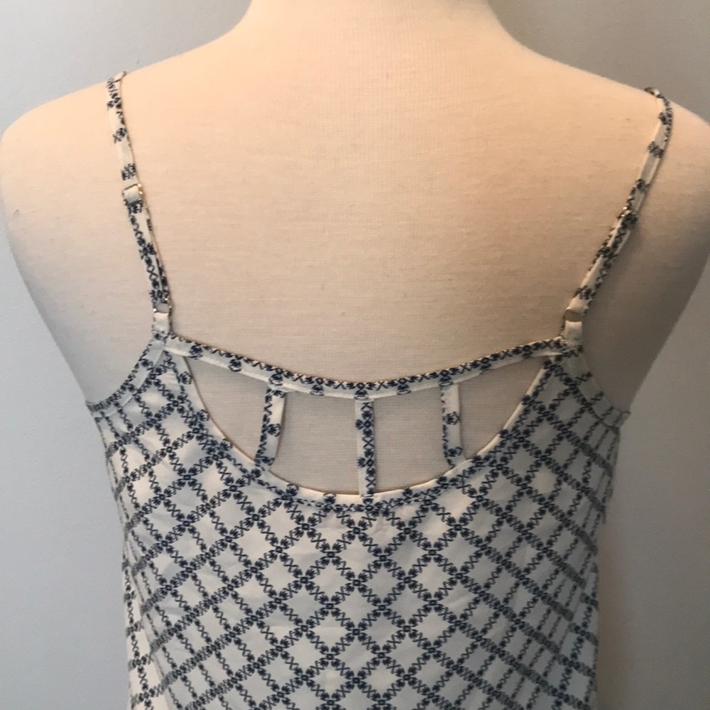 blouse - Picture 3 of 3
